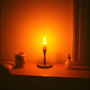 3. Shadows of You on the Midnight Pavement（真夜中の舗道に映るあなたの影）