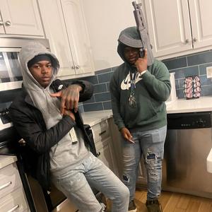 2 Players (feat. WANWAN)