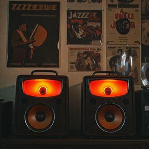 Bus Stop in the Rain – A song about waiting, hoping, and the melancholy of a gray, wet day.