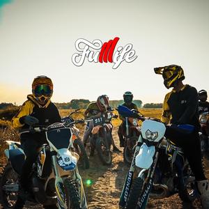 Motoros Vér (feat. Lasi)