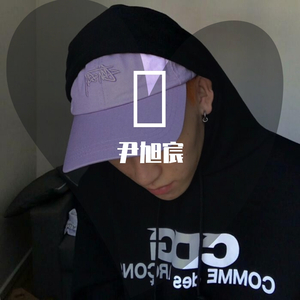 这只伶俐的狐狸跳过一只懒惰的狗