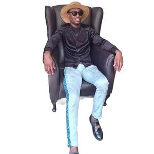 UTHANDO (feat. STRAWBERRY)