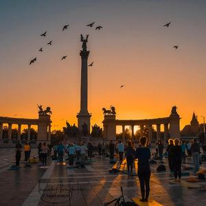 SURYA NAMASKAR (SUN SALUTATION 12 ROUNDS)