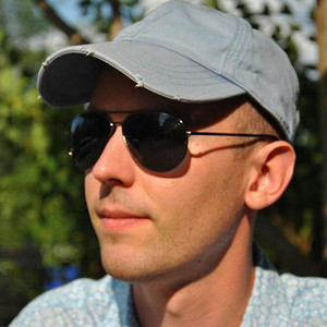 По городу ночному