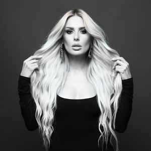 Լիլի, Հայրո