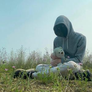 Under waters (sympathetic) (feat. cloudy & compareyourself)