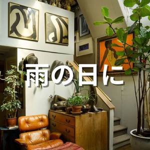 居心地の良いコーヒーショップの雰囲気の中で流れるソフトジャズ