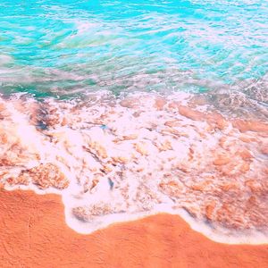 抚慰的平静的波浪回忆