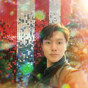 I'm Crying on Christmas Eve, Trapped in a Nightmare of Loneliness as I'm left No Escape from the Pain