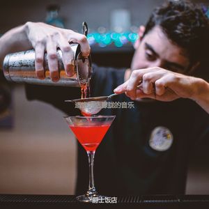 适合酒店忧郁的音乐