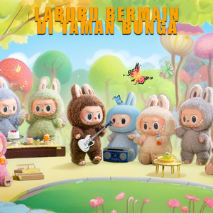 Labubu Bermain Di Taman Bunga