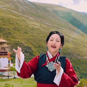 《小康之花》格桑玉珍