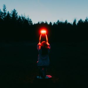 你眼底的温柔哪分是给我