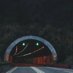 穿过四号隧道丢失的不止信号