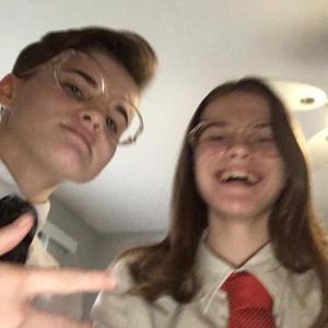 Dwight Schrute (feat. Halla Durno)