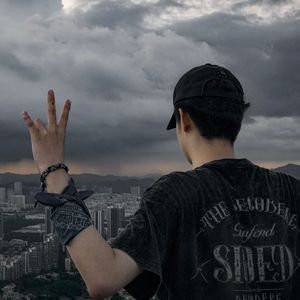 苍穹之下还能否容下我