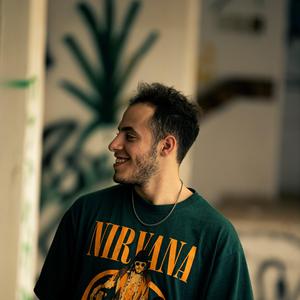 לא מבזבז זמן