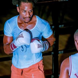 BONDIA HASSAN MWAKINYO AANZA HARAKATI ZA KUTETEA TAJI LA WBO AFRICA (Special Version)