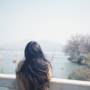 腼腆月光与太阳早安