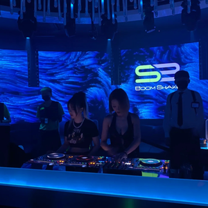 多想在平庸的生活拥抱你