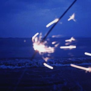 好想知道如果索要一个吻的话是可以还是不可以呢