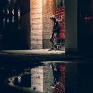 眼睛在下雨心却在为她打伞