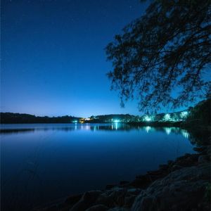 夜色如诗似心言