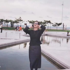 想问梅花多少泪