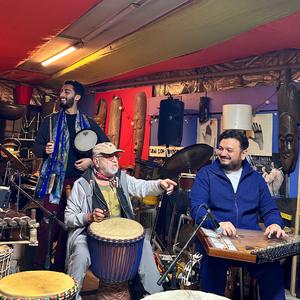 Türk & Hint (Doğaçlama) (feat. Turgut Özüfler, Srikant Rao, Pelin Değirmenci & Shipra Dhawan)