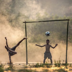 সময় কেনো যায় আমাদের কাছ থেকে