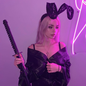 CHINATOWN (feat. Itzlxvr)