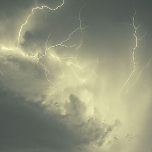 有趣暴风雨情怀