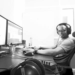 Isn't she lovely (feat. Jeremy Gungadoo, Barbara Felettig, Robert Danis, Jean marc Constance & Mystikal hans) (Version Seggae)