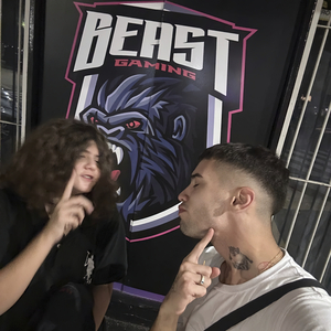 Un gigolo (Un Saludo javi)