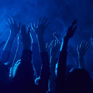 Tergantung Dalam Ruang