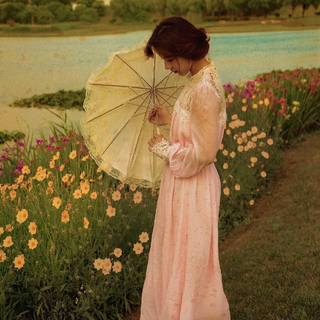 众 里 寻 他 千 百 度