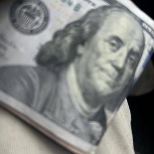 Pills¿¿ (feat. Luh Bj)