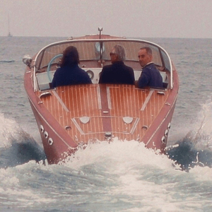 st Tropez à Pamplonne a l' indie plage on boit du rosé