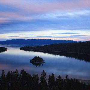 谁在做一个傻傻的梦