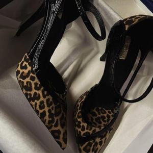 GLUTEOPLASTIA — trasero enorme + twerk