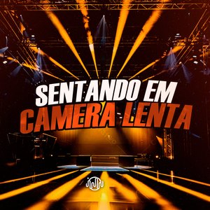 Sentando Em Câmera Lenta