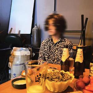 陪自己做个明星梦吧