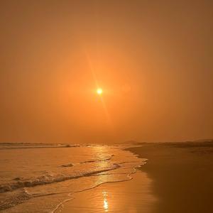 RUNAWAY (feat. luvdes)