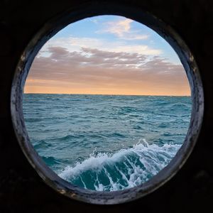 Un Eco en Este Abismo