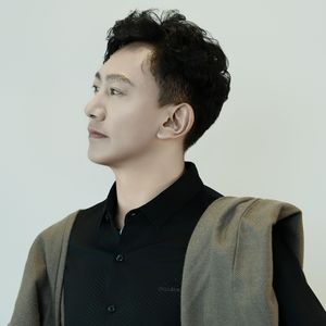 艺西生【念又等待】 伴奏