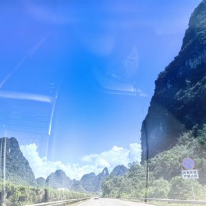 《我是一名医疗兵，我的队友总想送》.wav