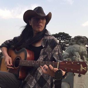 姐姐，此刻我很想你