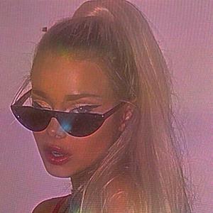 thoughts (feat. Roan)