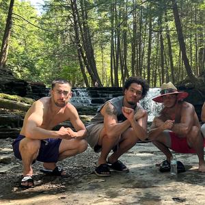 Gin (feat. JAYB & Saqii)