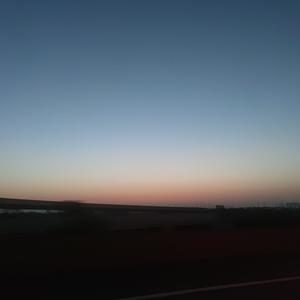 月亮今晚不出现了，所以我来说晚安。